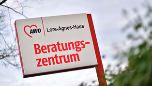 AWO Niederrhein fordert gesamtgesellschaftliche Diskussion über Pränataltests: Land NRW muss Debatte mit anstoßen